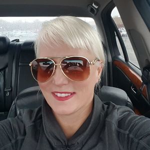 Meet your Posher, Joelle